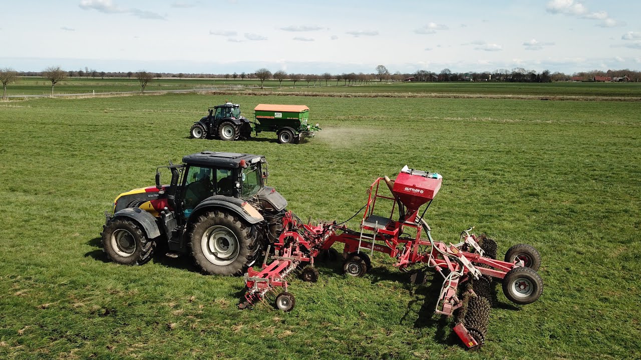 Neuer Amazone Kalkstreuer im Einsatz, 2x VALTRA, Güttler Green master