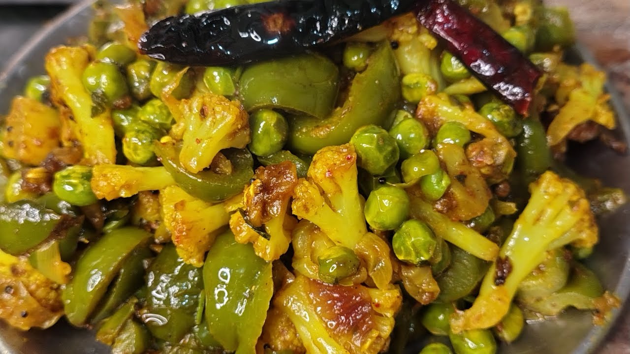 #phoolgobi #shimlamirchmatar ki itni gajab ki sabji ki aap bar bar bnana pasand krenge or sb khana😋😋