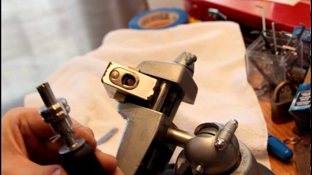 (028) American 7260 (tubular) Padlock Picked Open