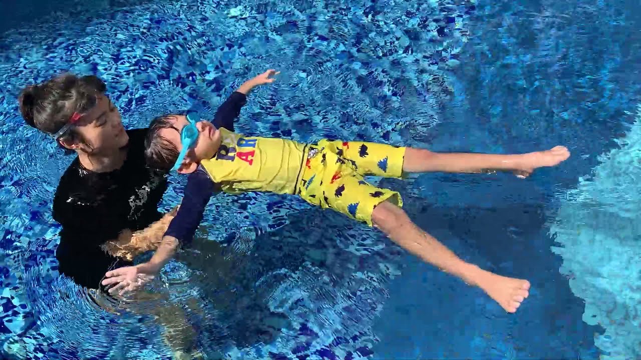 Learn to Swim with Swimming Noodles - SwimRay Toddlers Swimming Lessons
