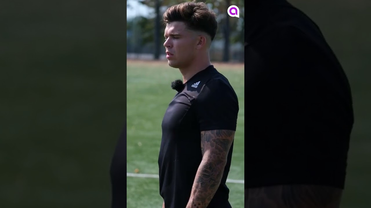 🏉 L'art du coup de pied avec Matthieu Jalibert &agrave; retrouver tr&egrave;s vite sur MyCoachTV.com ⏳ #shorts