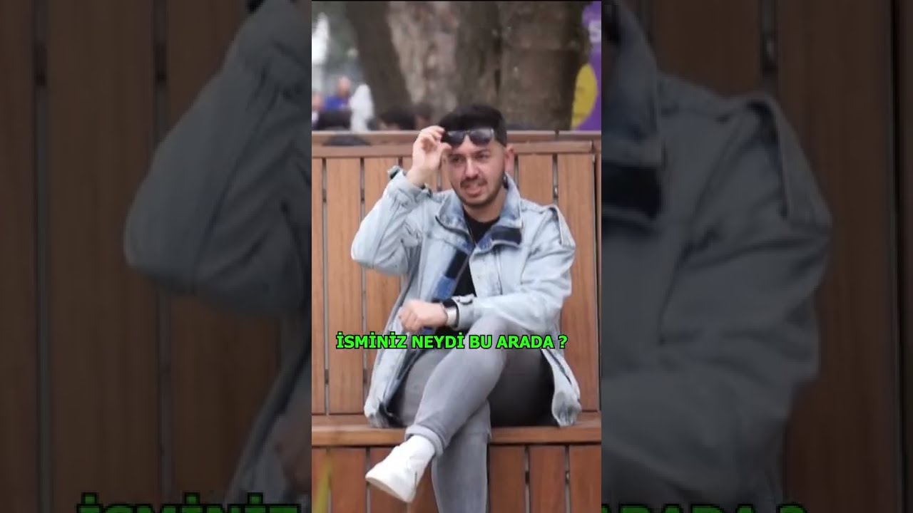 Y&uuml;z&uuml;ndeki Makyaj Bende Olsa (Bluetooth Kulaklık şakası) 😁 #shorts