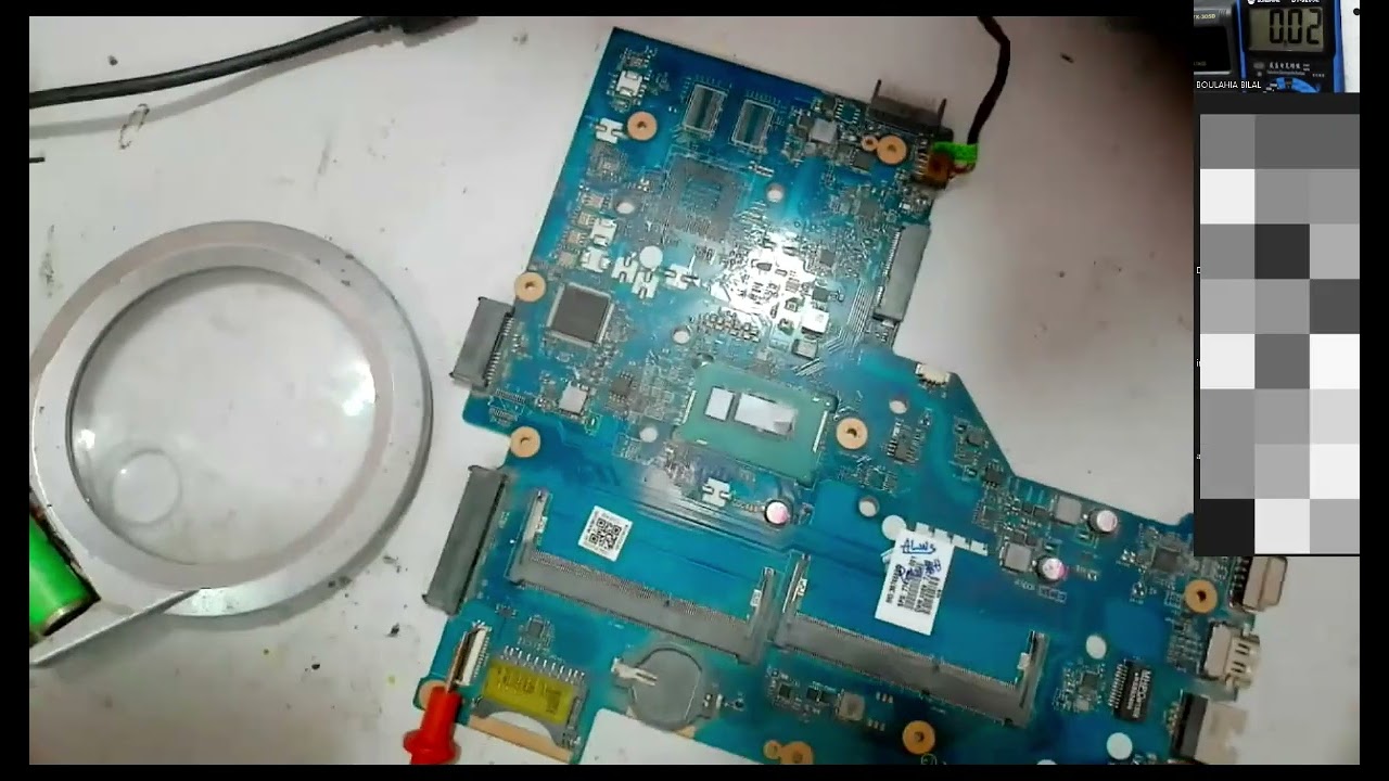 مقطع من دورة تعلم صيانة الابتوب laptop repair tutorial