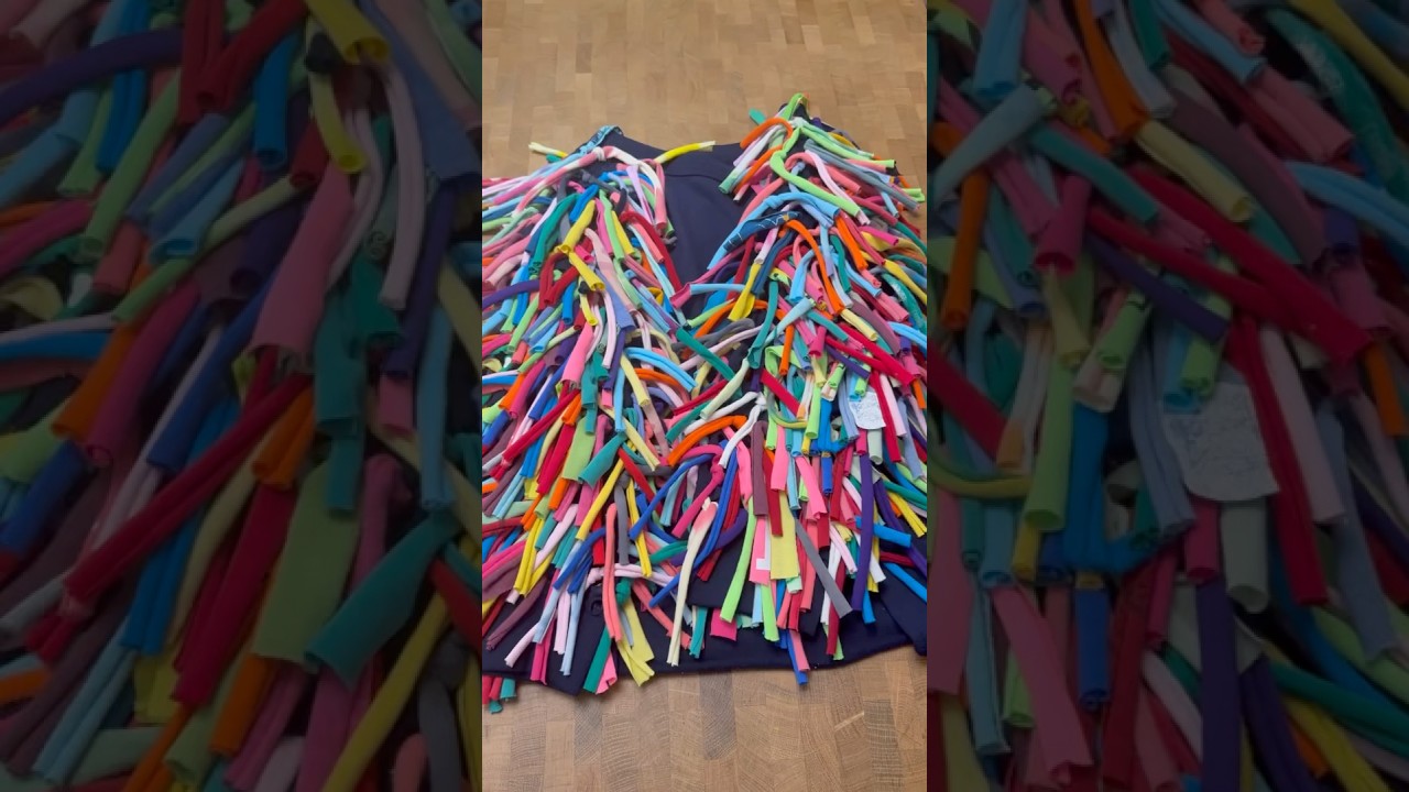No sew upcycle with old T-shirts. #diyfashion #upcycle dclothing #nosew