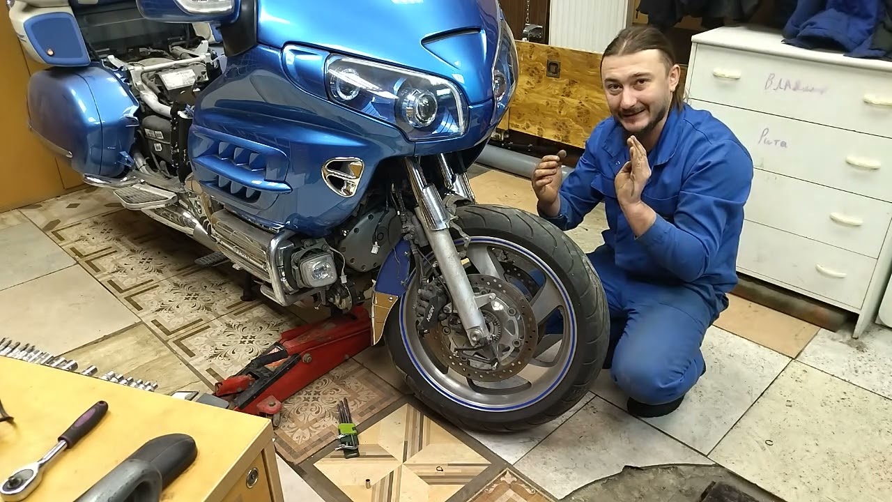 Снятие переднего колеса GoldWing