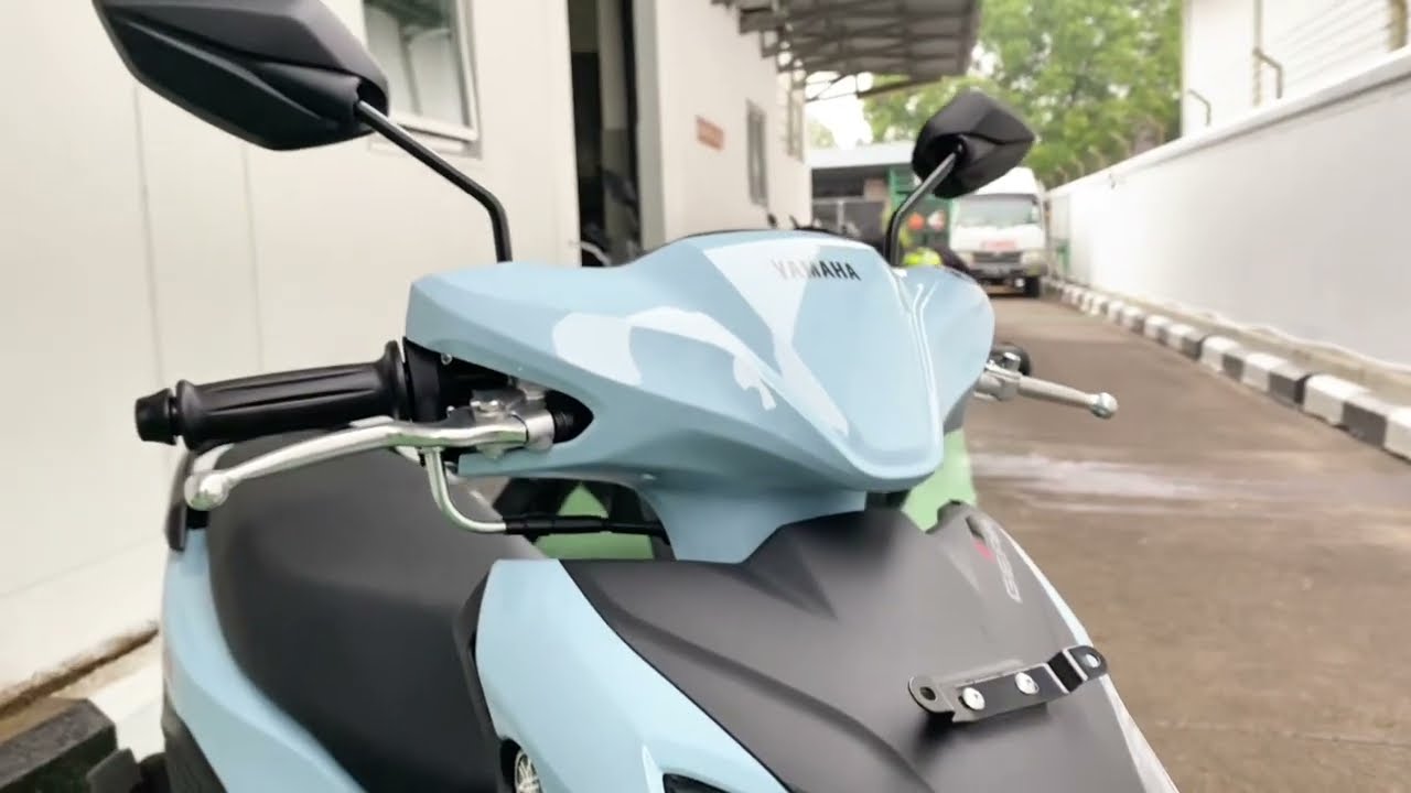 TERBARU! YAMAHA GEAR ULTIMA 125 HYBRID 2025 WARNA BIRU GLOSSY TIPE STANDARD &bull; MATIC irit dan Ganteng