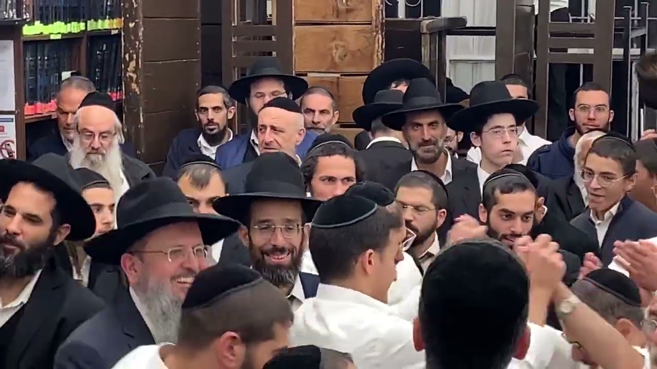 הקפות שניות וחפלה אוטנטית יהודית עירקית בשיר ״אשריכם בני תורה״ ועוד… בישיבת שושנים לדוד בירושלים