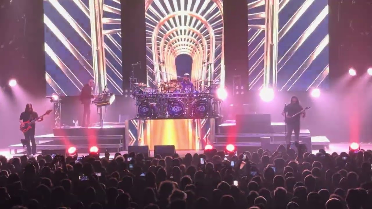 Dream Theater live 2024 Opening Berlin Metropolis