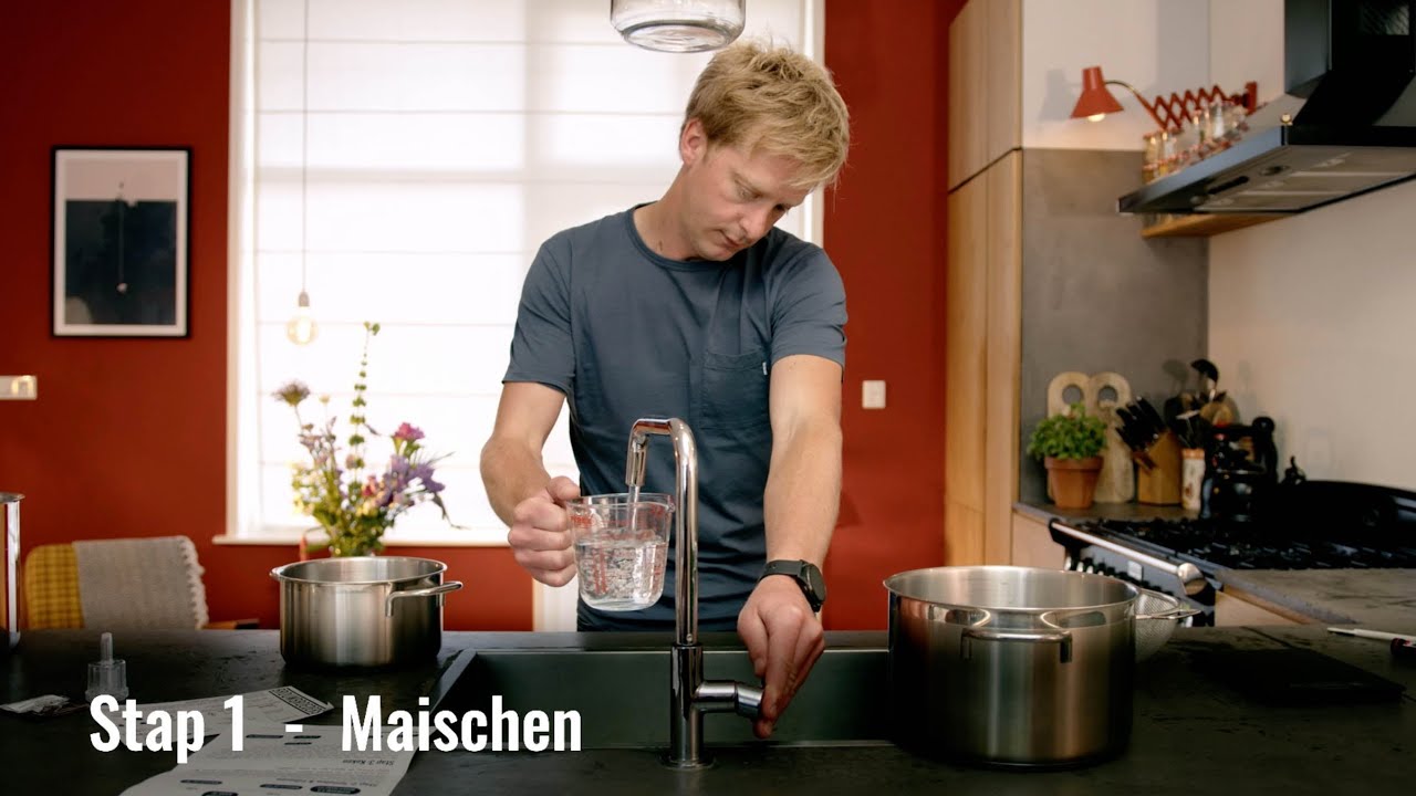 Stap 1 in het brouwproces: Maischen  - Bier brouwen met Brouwbroeders