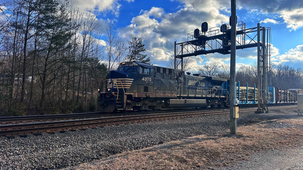 Northbound Norfolk Southern 174 with 1 up front & 1 on the rear thru CP Rugby Rd in Robbins Tn 