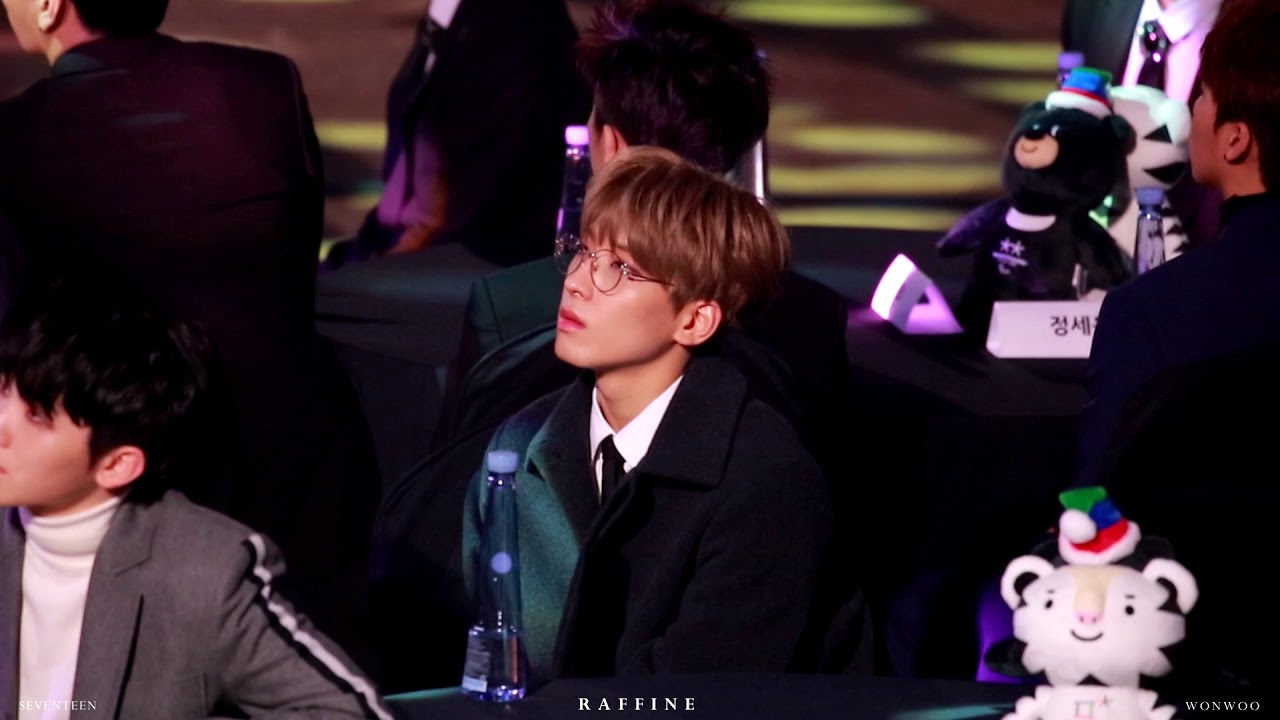 171115 AAA 대기석 원우2 (wonwoo focus)