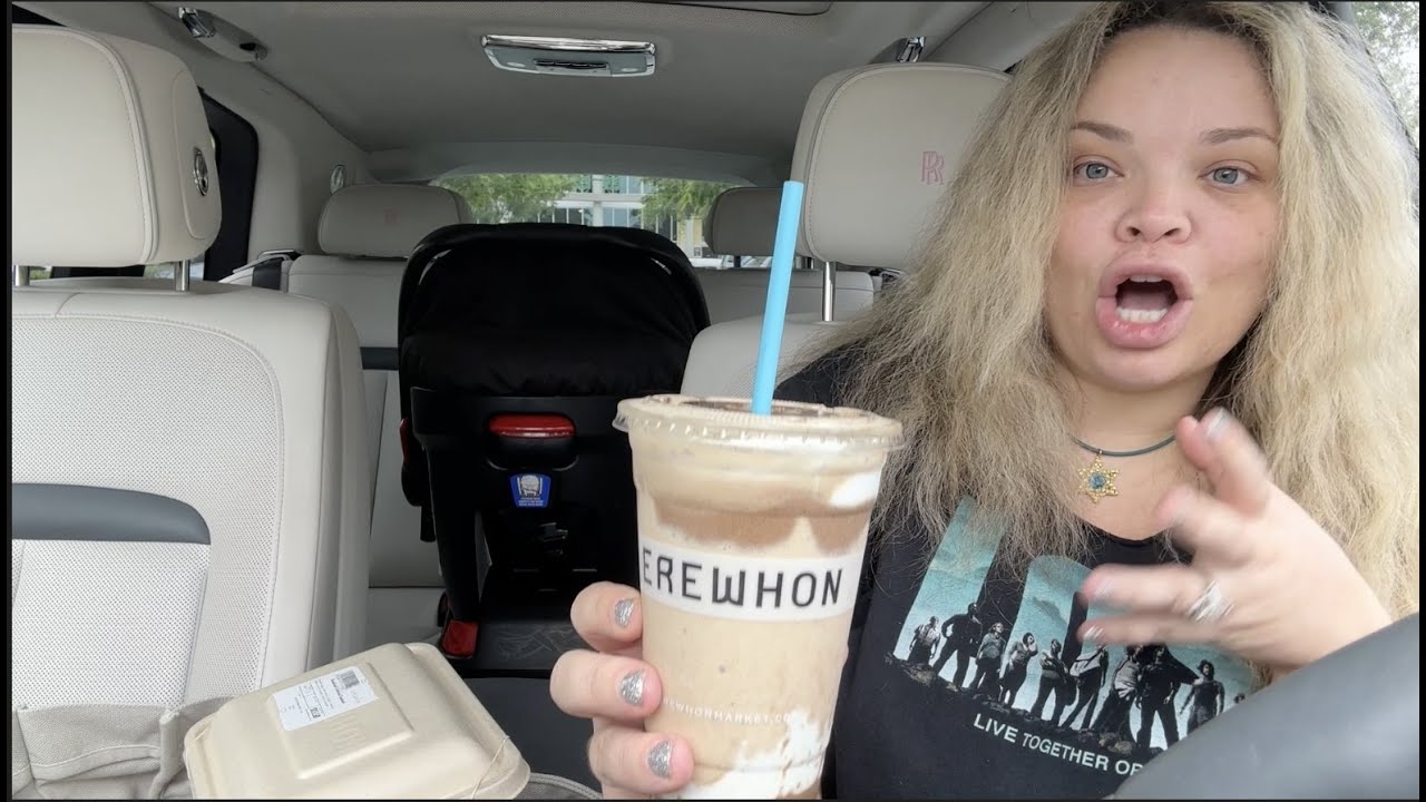 Пробуем НОВЫЙ кофейный смузи Erewhon от Эммы Чемберлен за 19 долларов