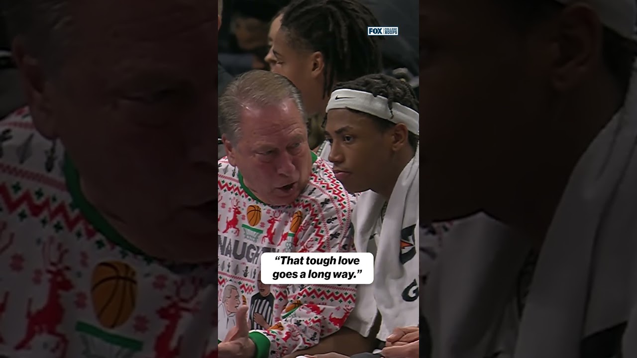 Tom Izzo coaching up Jeremy Fears Jr. 💚 #tomizzo #michiganstate #cbk #cbb #collegebasketball