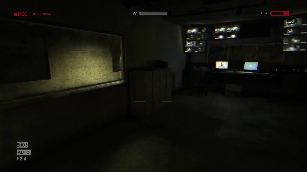 OUTLAST Is it scary? Let's find out!💩😅