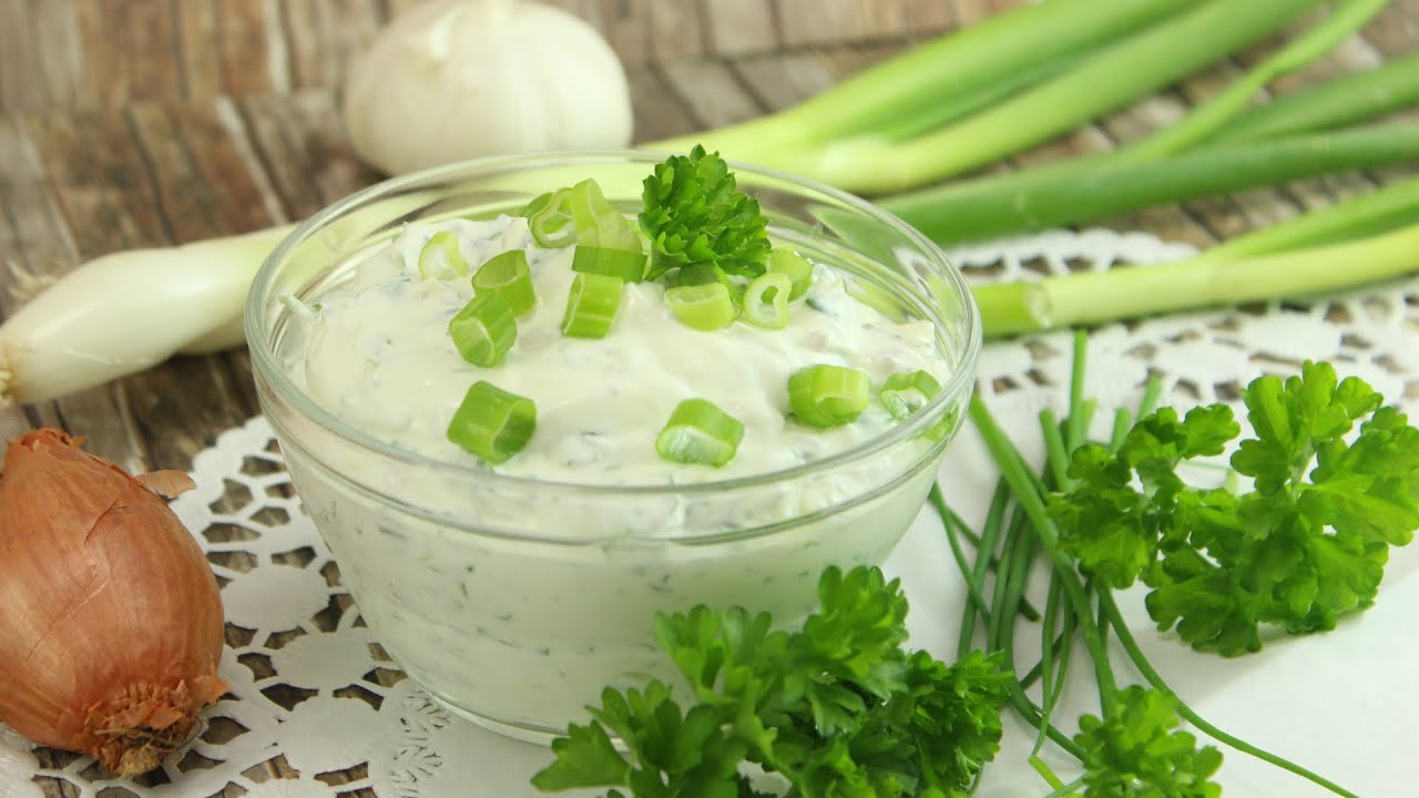 Klassischer Kräuterquark | Leckerer Dip & Brotaufstrich mit vielen frischen Kräutern
