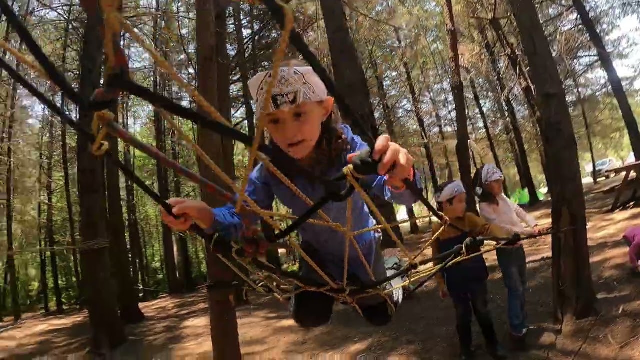 ¡Niños extremos! Pista de Obstáculos en la Naturaleza