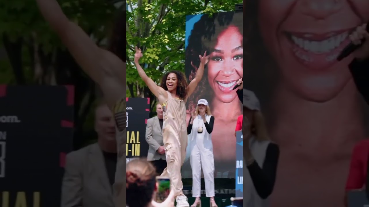 Is This Alycia Baumgardner&rsquo;s $Superfight Moment?! 💰🇺🇸