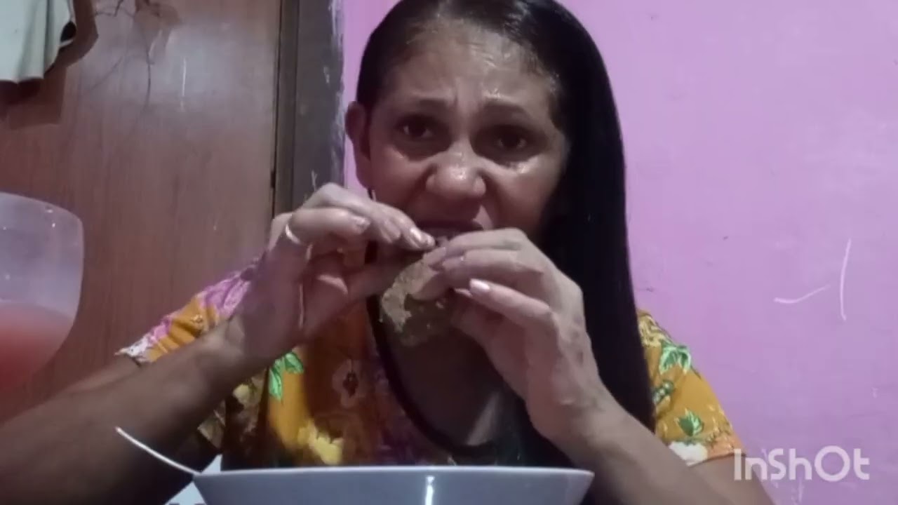 Estou comendo figado com feijão arroz e cuscuz macarrão 😋🙌