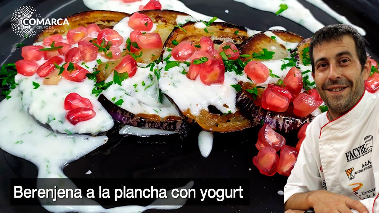 Berenjena a la plancha con salsa yogur y granada. LA COCINA de Manuel Barrau