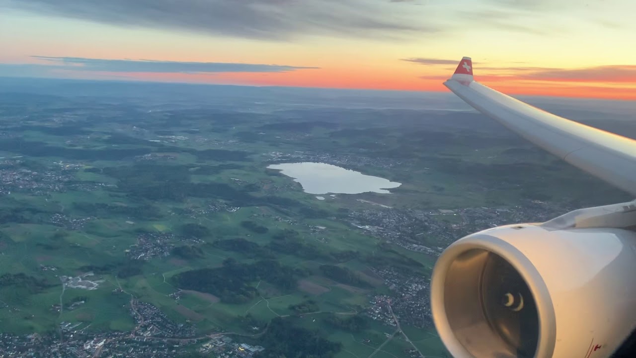 SWISS AIRBUS A330-300 beautiful early morning landing in Zurich