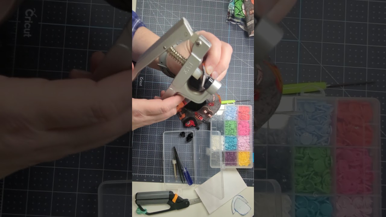 Adding snaps to a baby bib. #sewingtutorial #sewingforbaby #quilting #stashbuster #scrapquilt