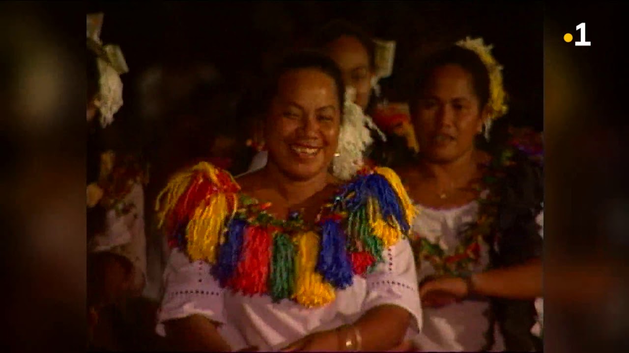 TALANOA: Danse jeunes Hahake (40 ans Lavelua Kulimoetoke 1999)