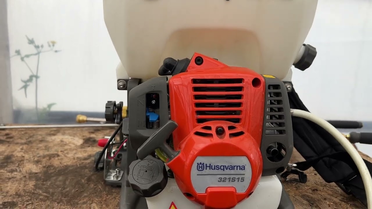 Husqvarna 321S15 Надійній помічник в теплицю