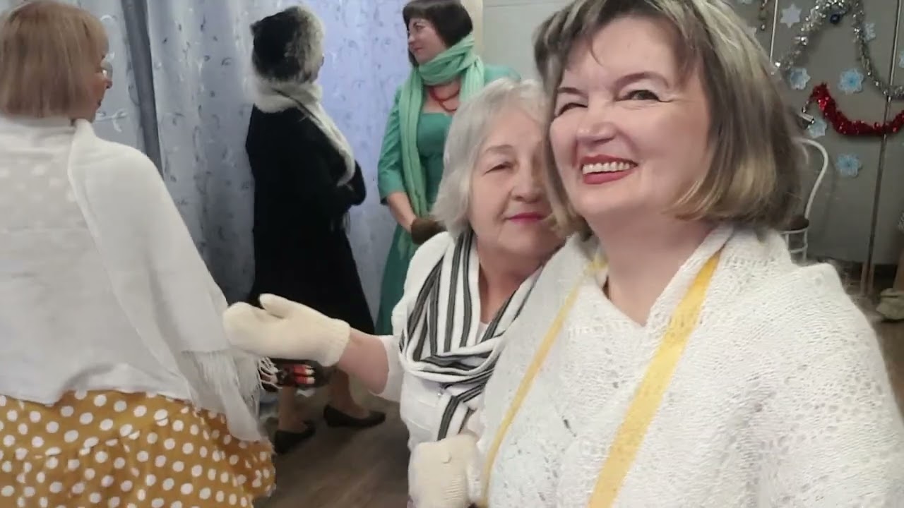 Зимний Ленинград - Амира Бяп Лейла поёт, анс."Берёзки онлайн" танцует