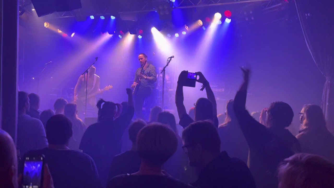 Cruzh - Survive - LIVE 12/2021 - Pakkahuone, Tampere, Finland
