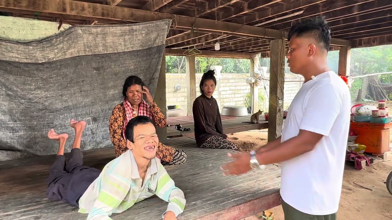 ឪពុកក៏ពិការ កូនប្រុសក៏ពិការទៀត សង្ឃឹមអ្វីទៅ 