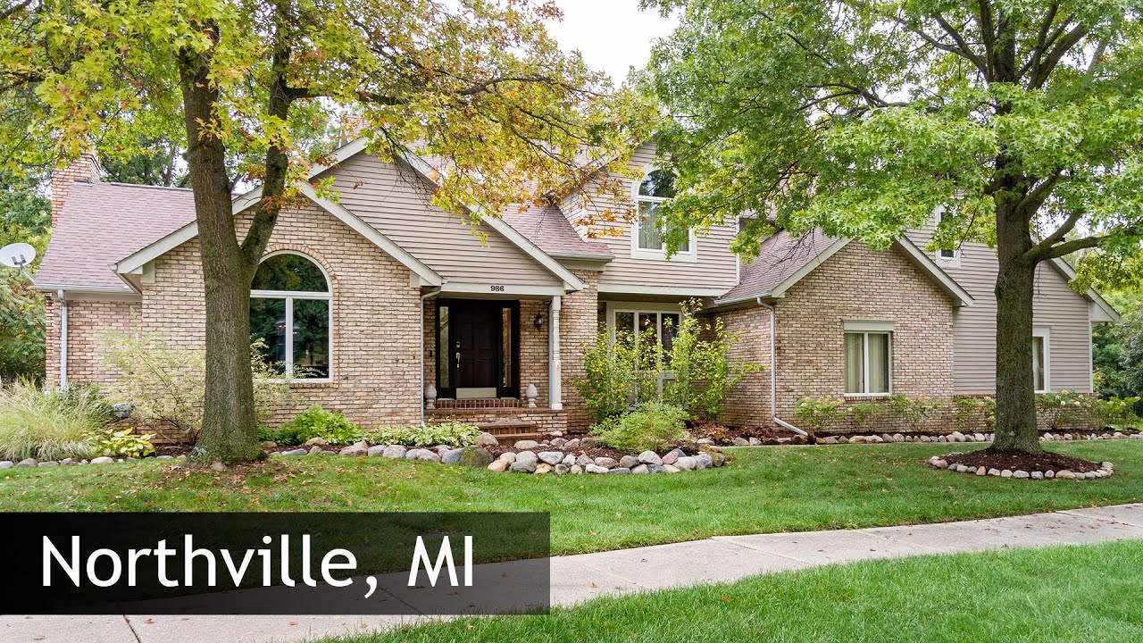 Tour of 986 Elmsmere Dr | Northville, MI Real Estate & Homes