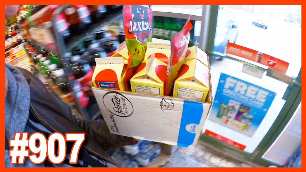 CHRISTMAS EVE LAST MINUTE SHOPPING!!! (Mom, don't watch this vlog)