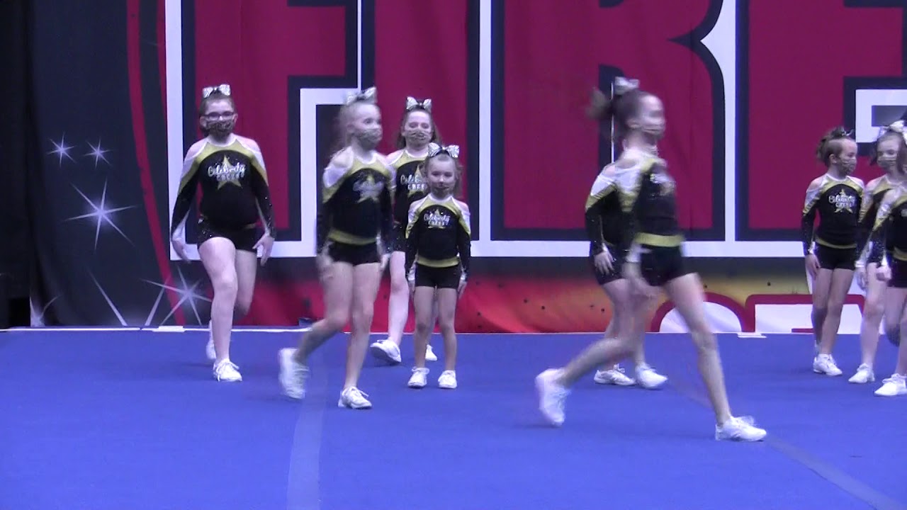 Kendall and Celebrity Cheer Divas at Spooky Nook