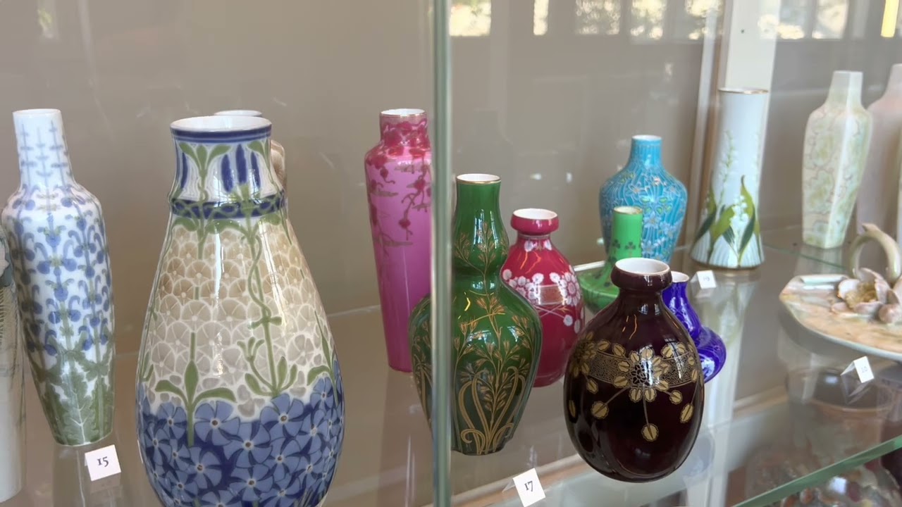 Tourist Limoge - whisper in Adrian Dubouche porcelain museum, asmr