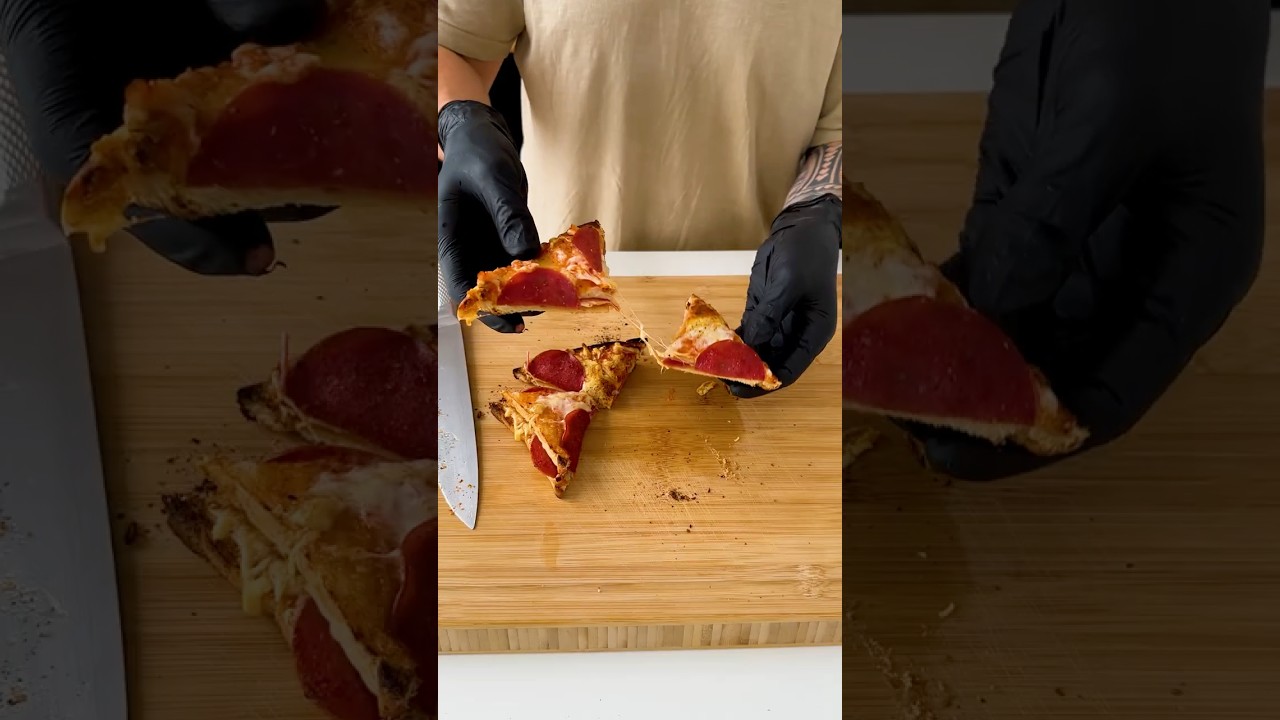 This is how to make the most delicious pizza toast sandwich!