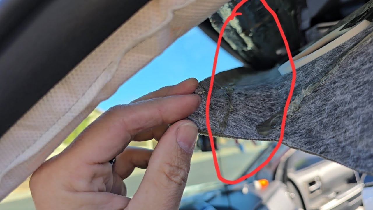 В салоне Toyota Tundra 2017 года слышен стук.