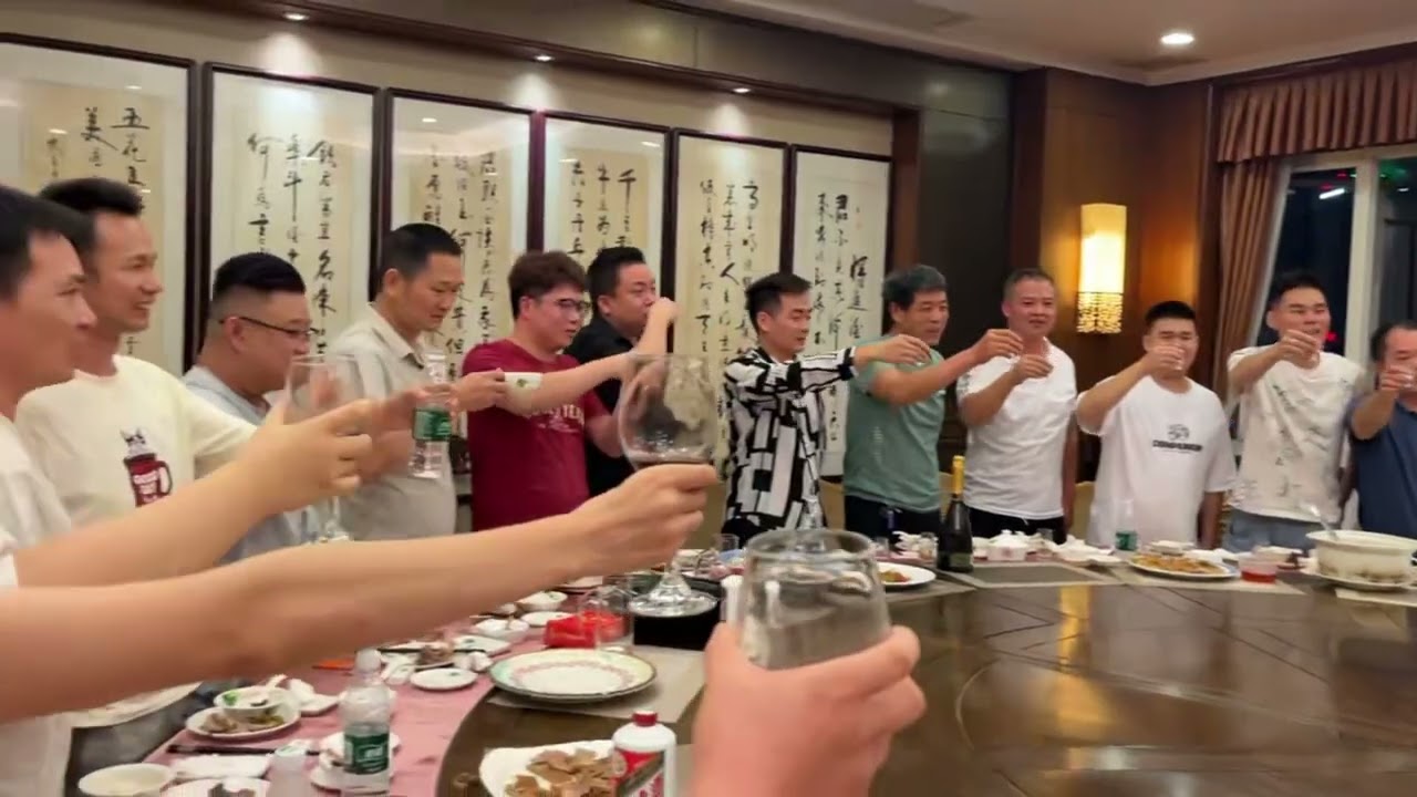 Team gathering dinner of Ji Xingfeng Footwear Knitting Factory