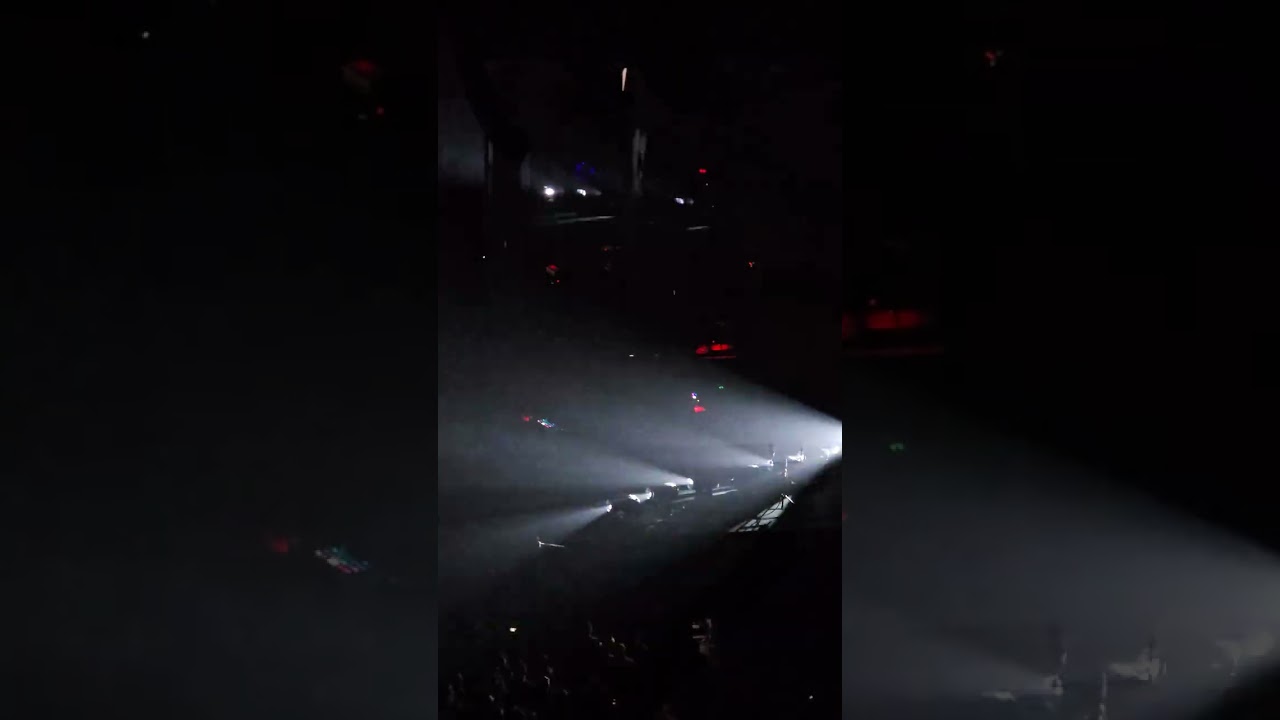 Wish - Nine Inch Nails now on the main stage. Josh Freese opens with an insane drum warmup