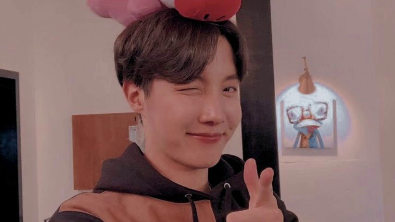 hora da trollagem- J-Hope trocando o nome deles (Taeyoonseok)
