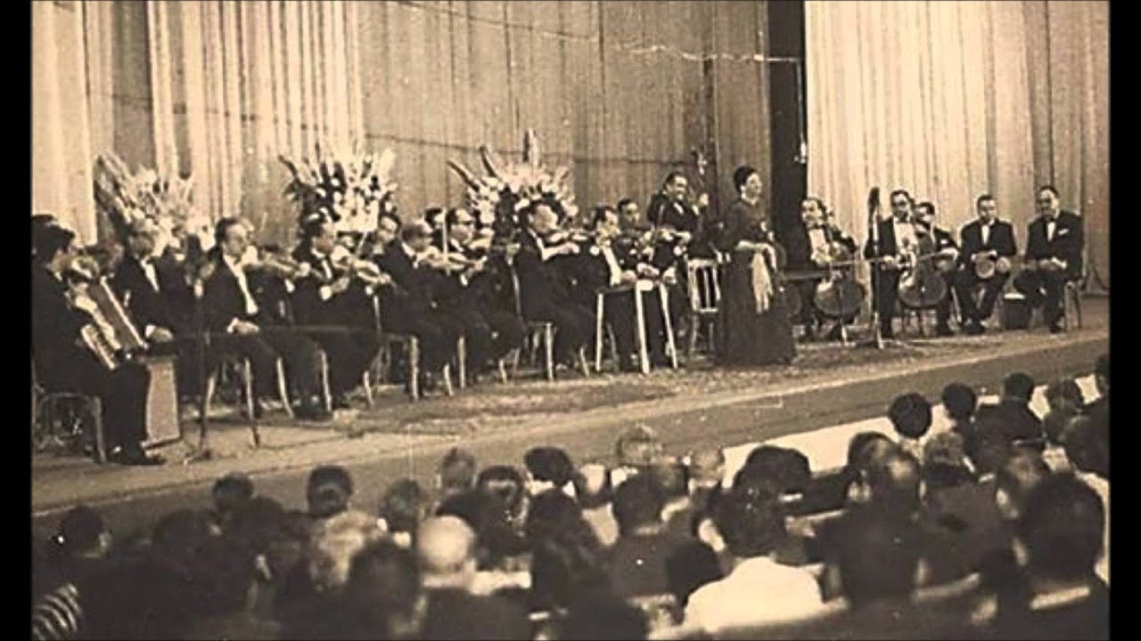 تفاريد كلثومية / كان فجرا باسما في مقلتيَّ - لبنان  14 مايو 55م