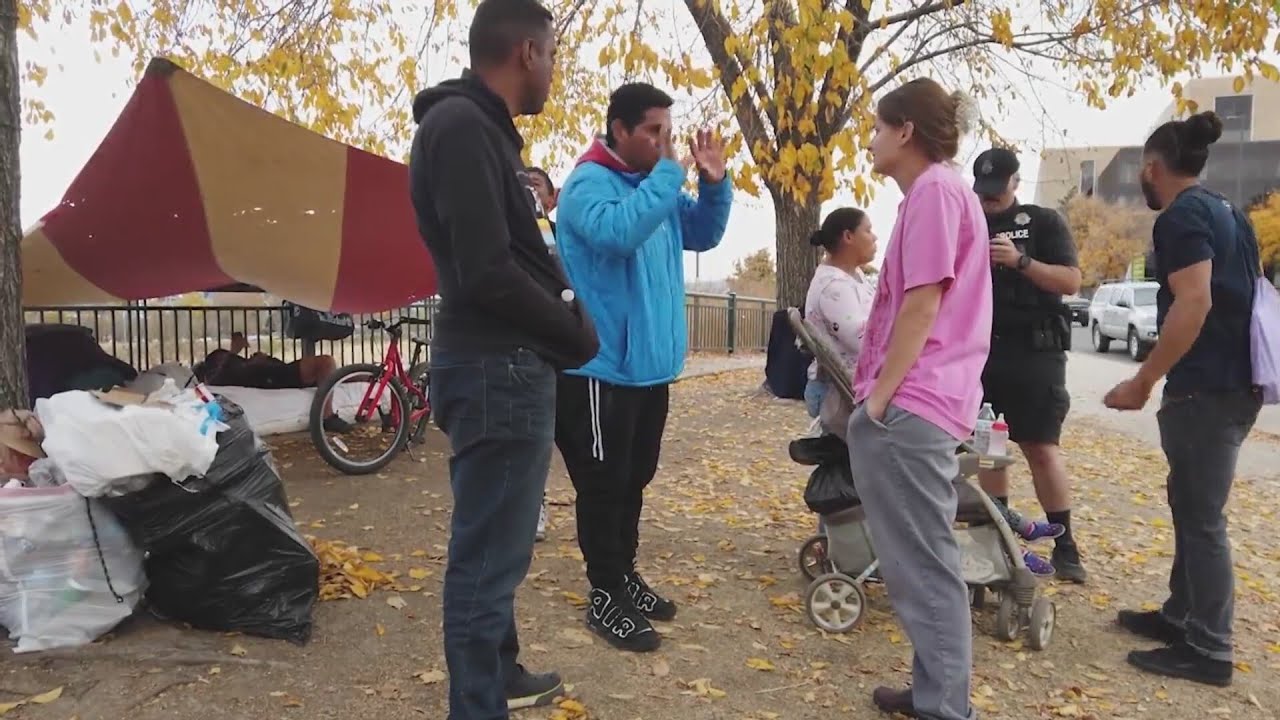Migrant families time out of shelters, move to tents