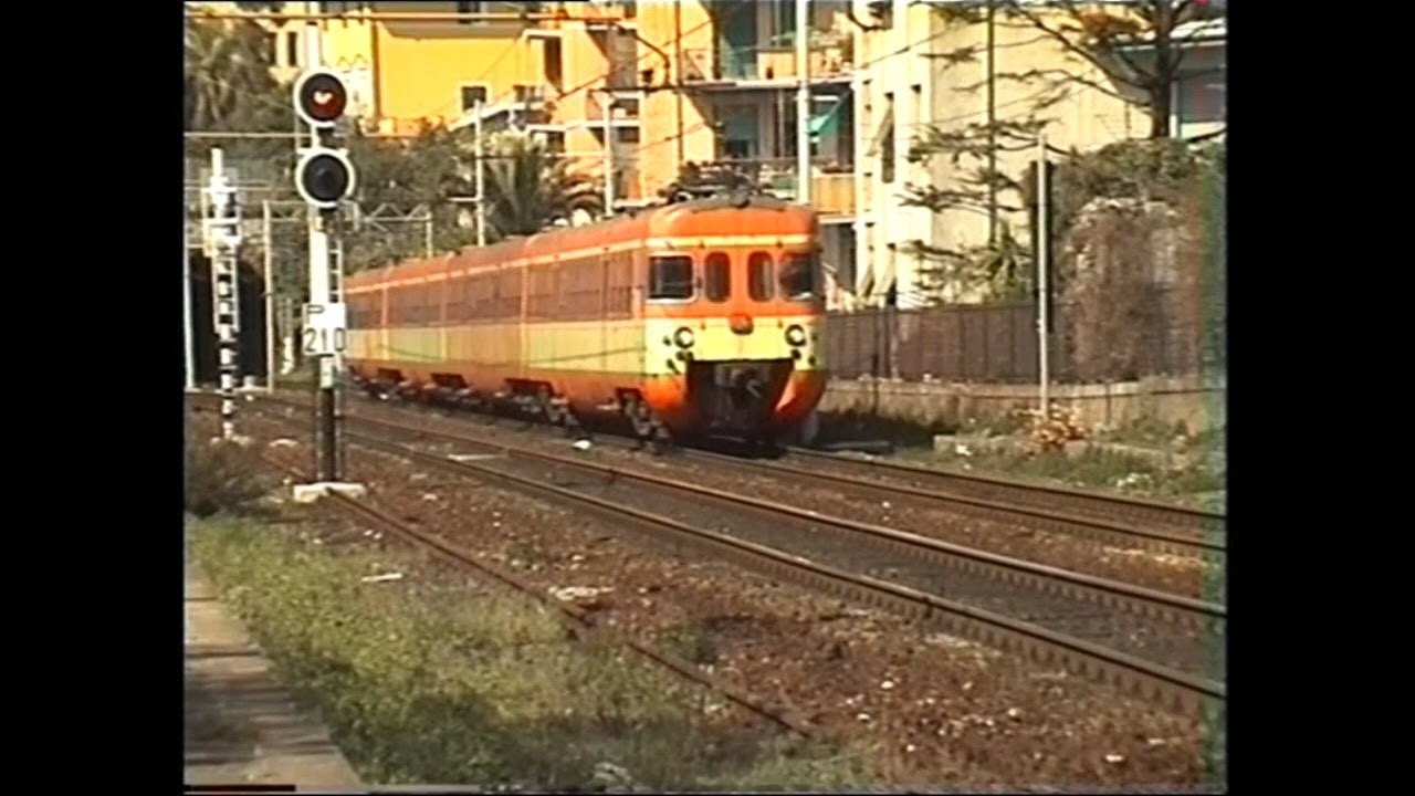 FS - Stazione di Genova Quinto - arrivi, partenze e transiti di treni - anno 1996