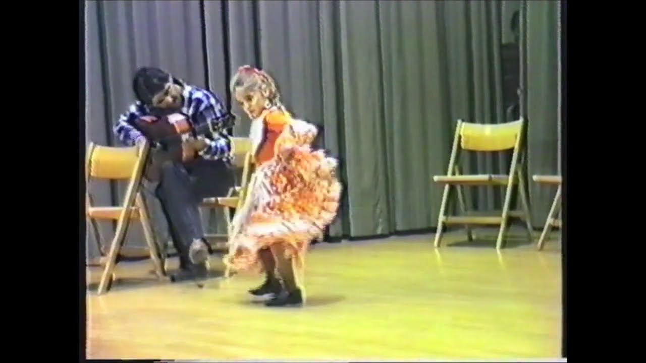 Leonor con 4 a&ntilde;os baila Flamenco por soleares