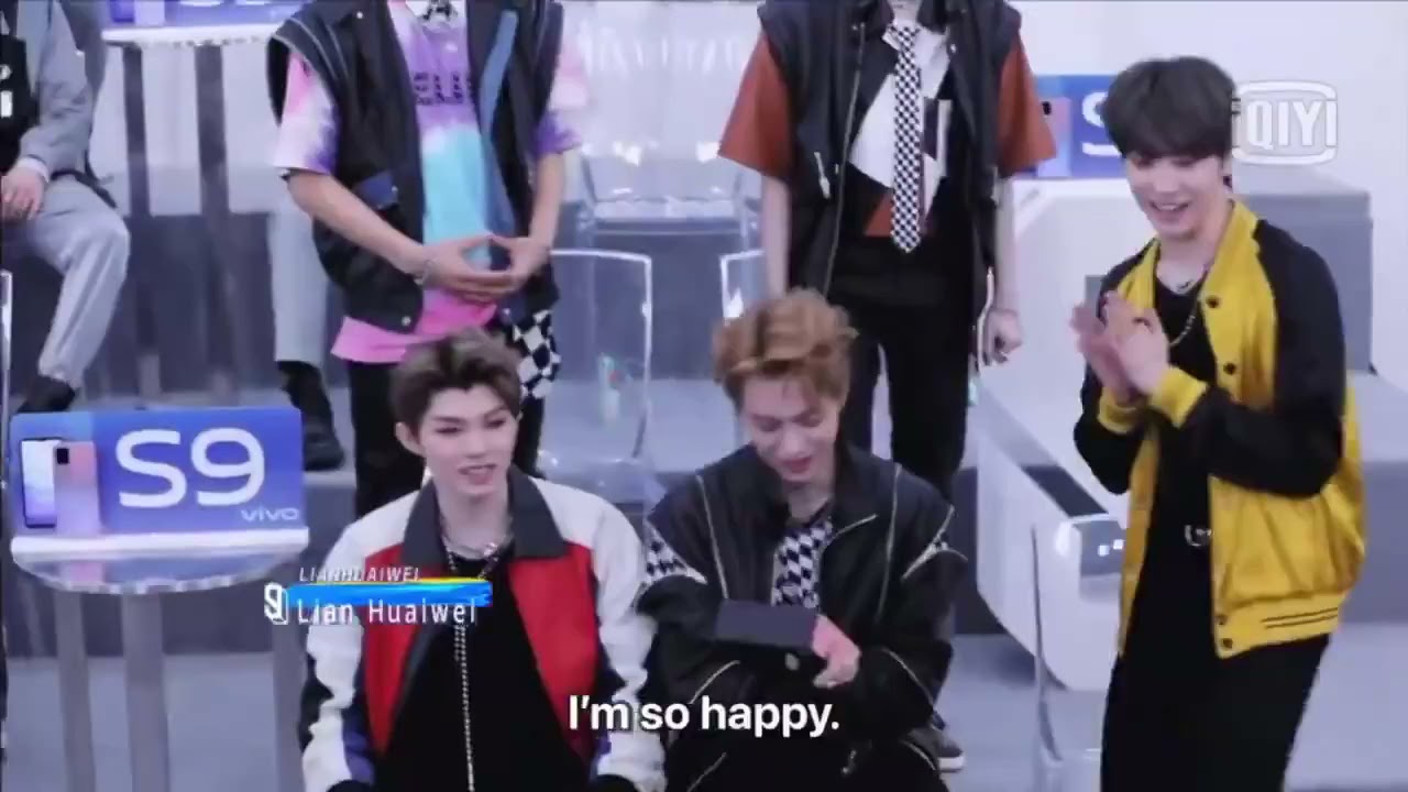 [ENG SUB] Lisa Gave The Trainees a Signed Blackpink Album YWY3