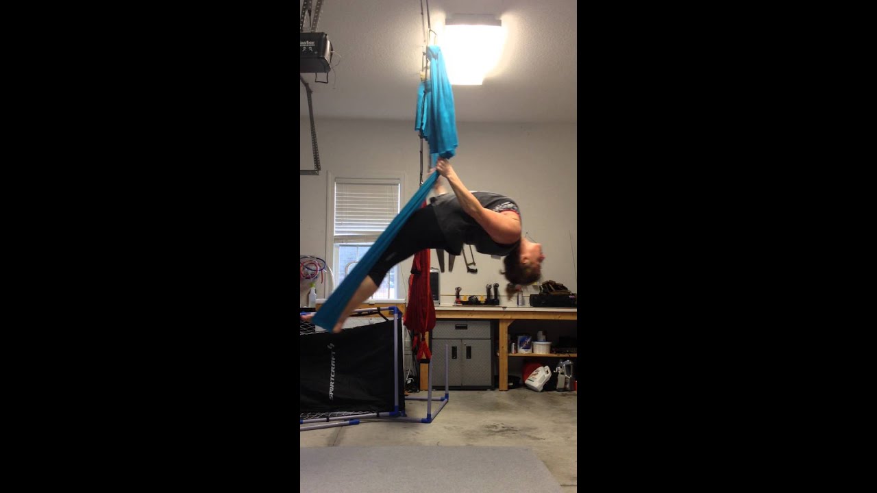 Aerial hammock inversion Split