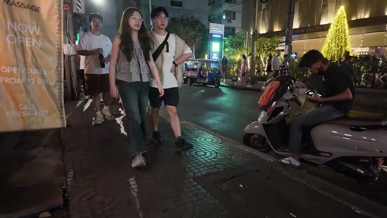 Boom Boom Bangkok Street