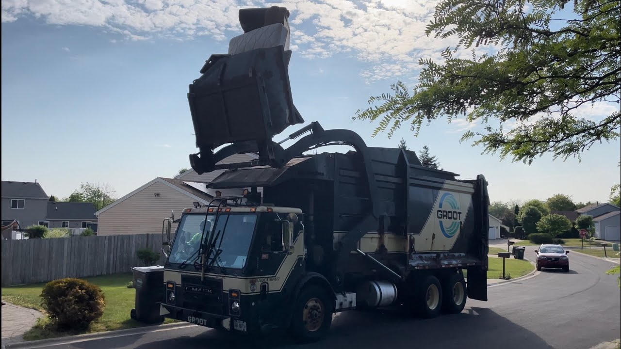 Old Groot Garbage Trucks: Round Lake Park Cleanup
