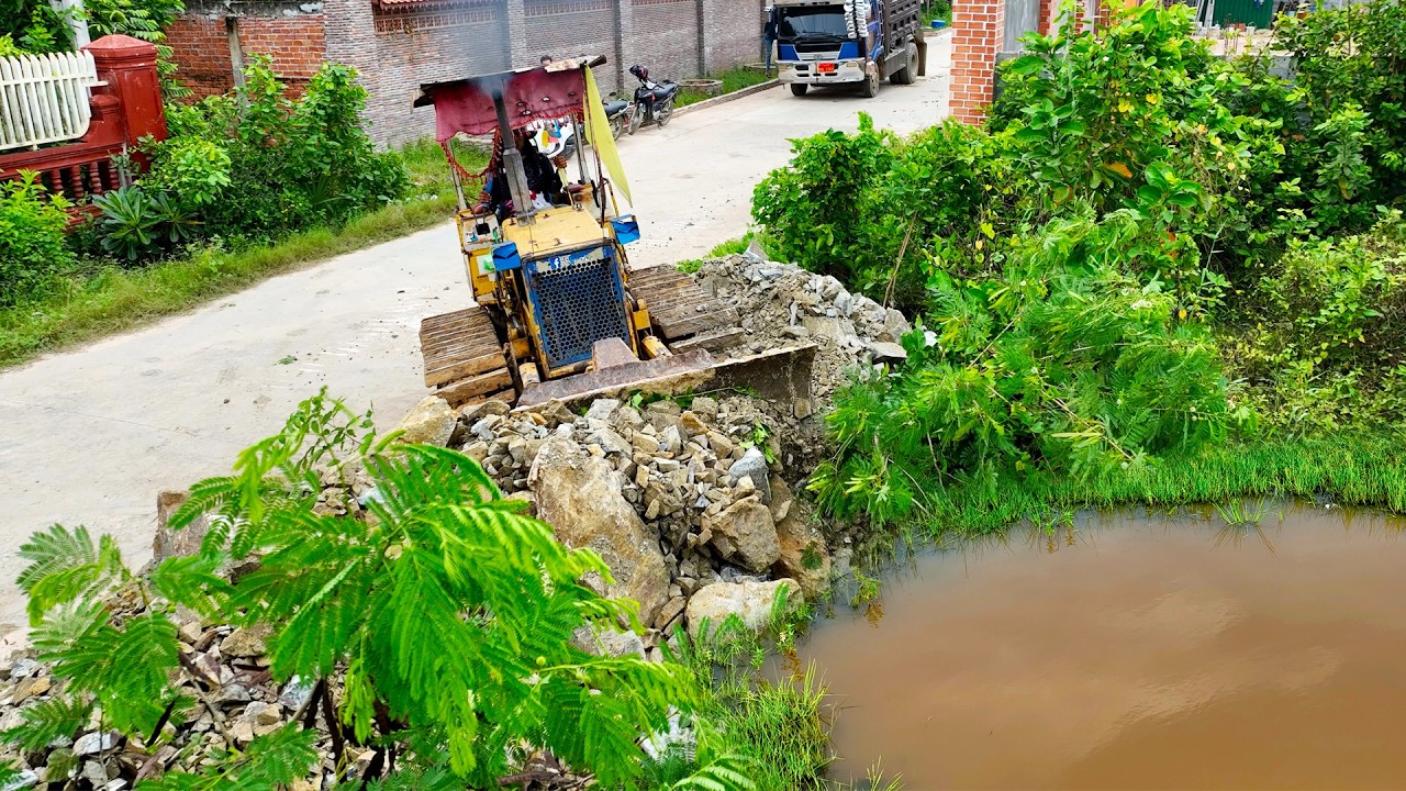 Start Opening a Wonderful Project! Landfill on Flooded Area Using Skills Dozer D20P with Dump Trucks