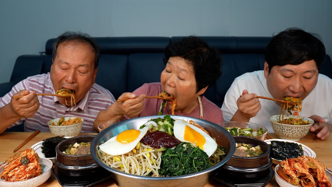 Корейские продукты! Кимчи из молодой редьки и ячмень Пибимпап - кулинарное шоу Мукбанг.