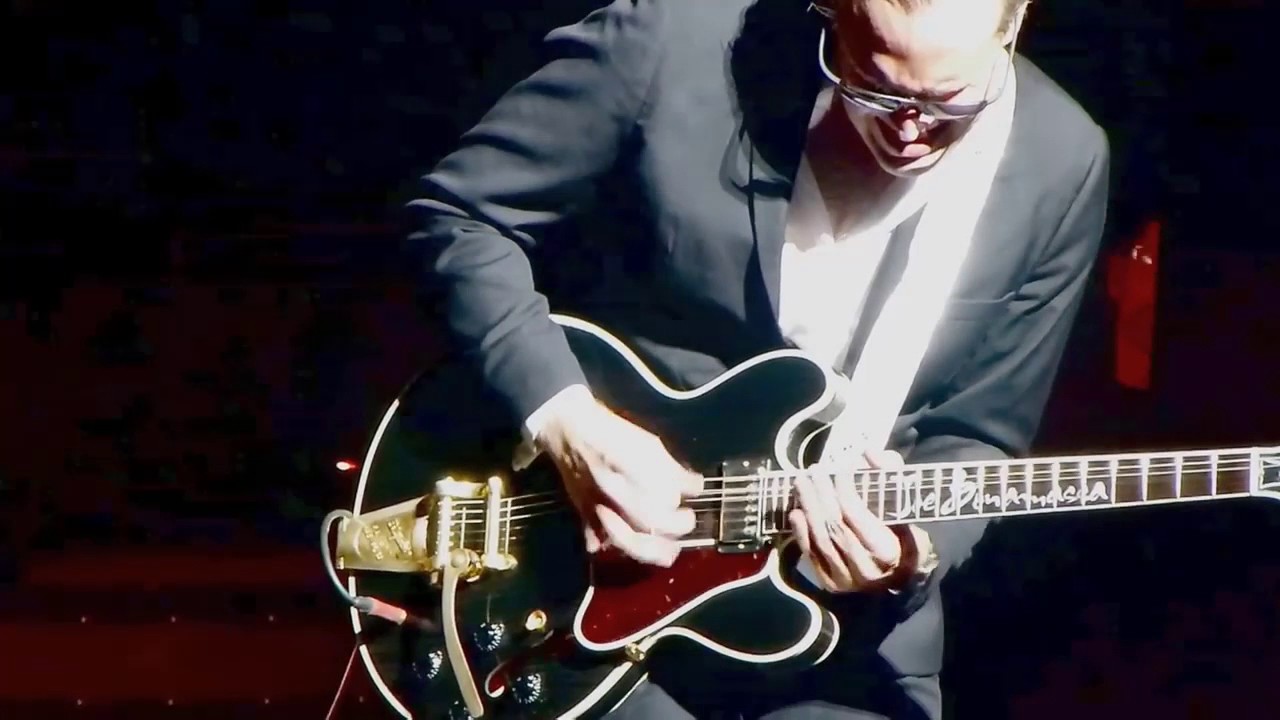 Bonamassa Blazing Solo